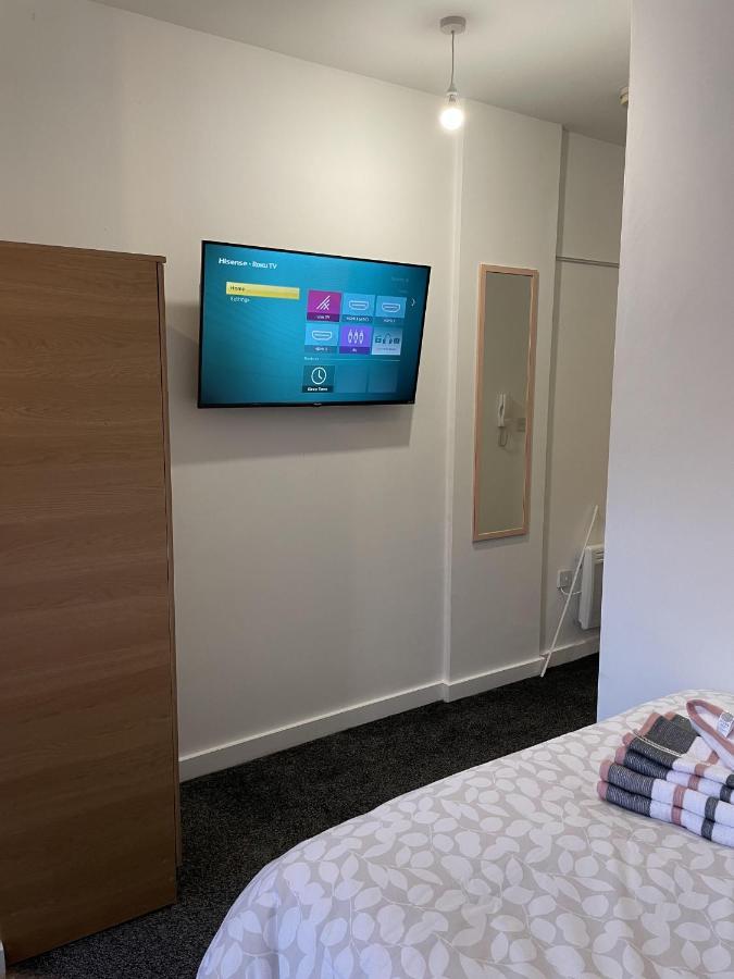 Bv Comfy Budget Studio At Quebec Street Bradford Bradford  Bagian luar foto